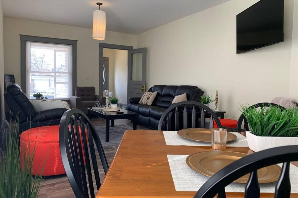 5Br Niagara Getaway Prime Location-Sleeps 10 Villa ไนแอการาฟอลส์ ภายนอก รูปภาพ