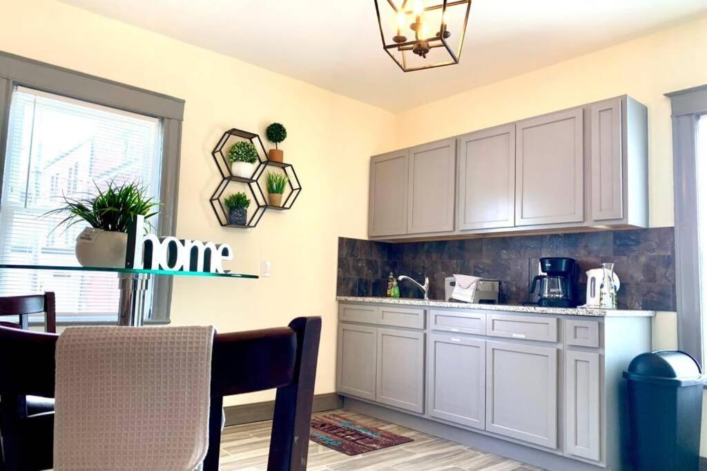 5Br Niagara Getaway Prime Location-Sleeps 10 Villa ไนแอการาฟอลส์ ภายนอก รูปภาพ