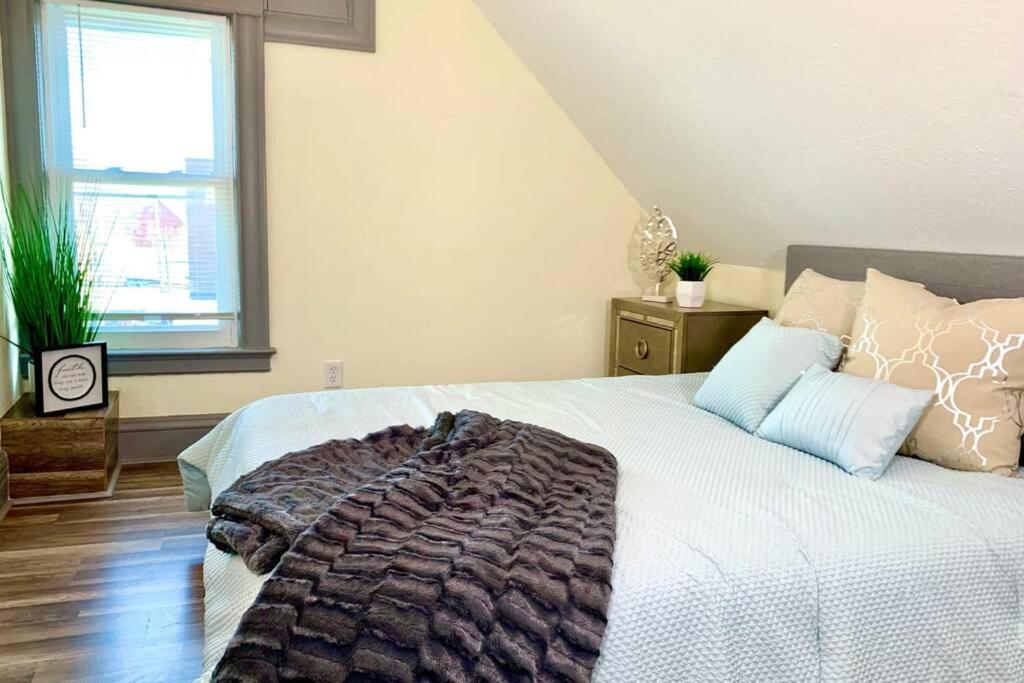5Br Niagara Getaway Prime Location-Sleeps 10 Villa ไนแอการาฟอลส์ ภายนอก รูปภาพ